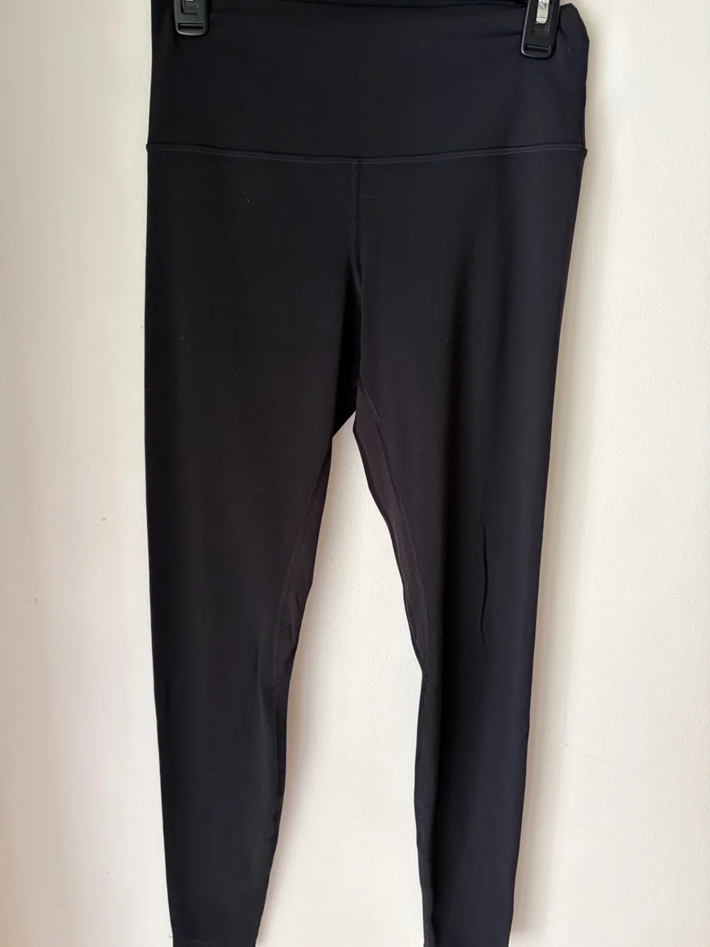 20. Size 8 LULULEMON Black Align Leggings